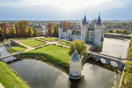 Château de Sully-sur-Loire à 20 min de l'Auberge des Templiers dans le Loiret